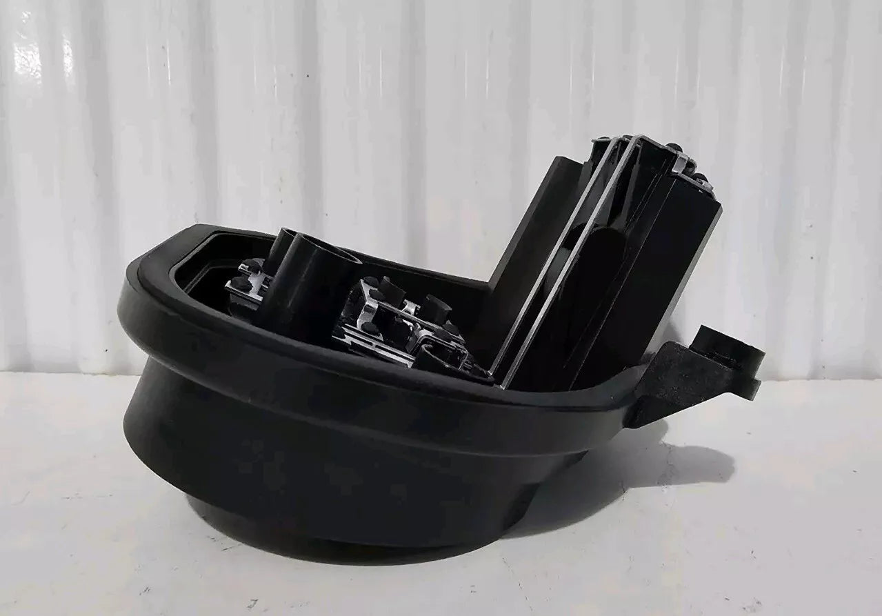 NEW GENUINE 2012-2017 VW TIGUAN – LEFT PASSENGER SIDE REAR OUTER BULB HOLDER 5N0945257D