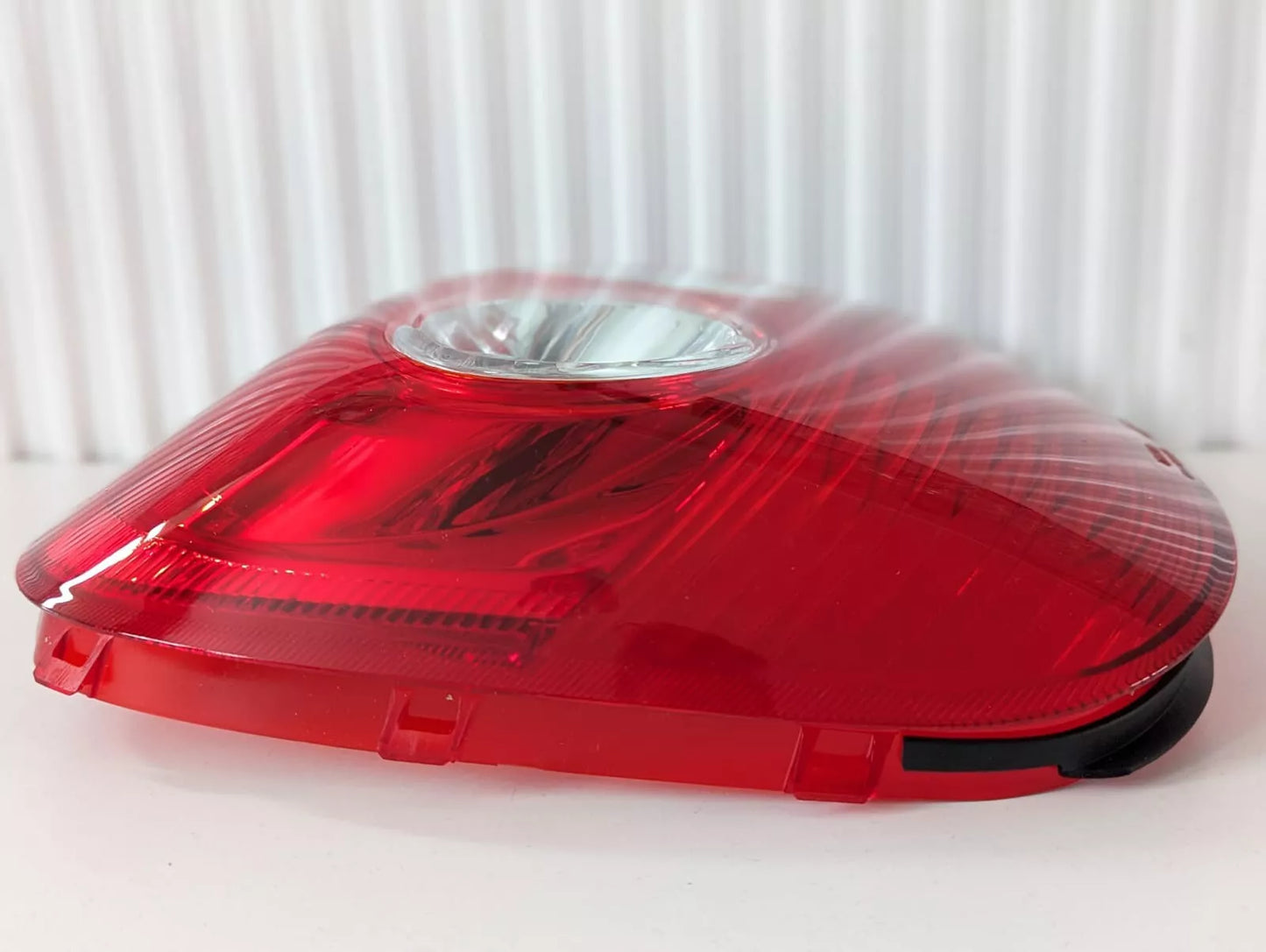 NEW GENUINE 1999-2005 TOYOTA MR2 – LEFT PASSENGER SIDE REAR LIGHT 81561-17240