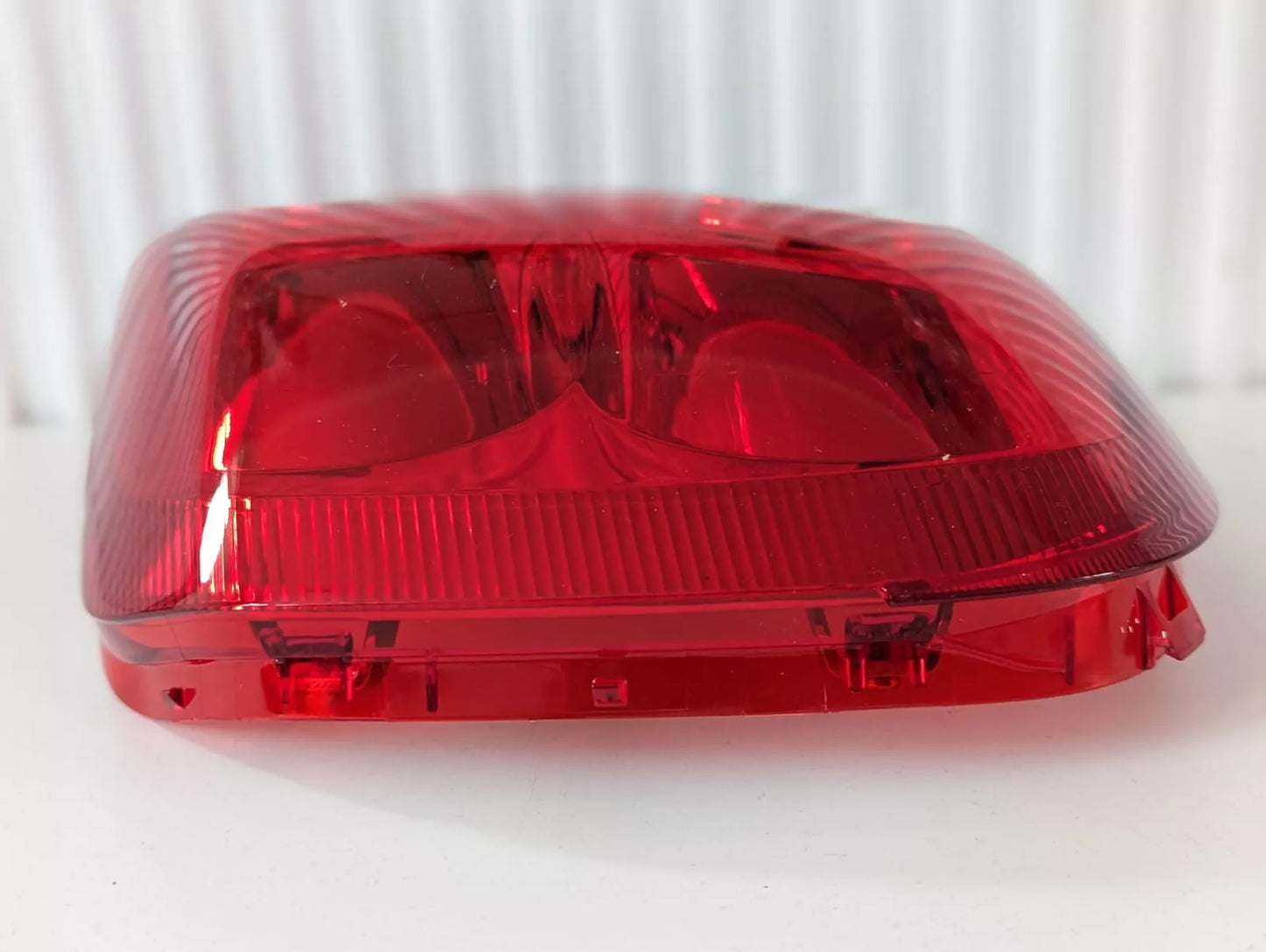 NEW GENUINE 1999-2005 TOYOTA MR2 – LEFT PASSENGER SIDE REAR LIGHT 81561-17240