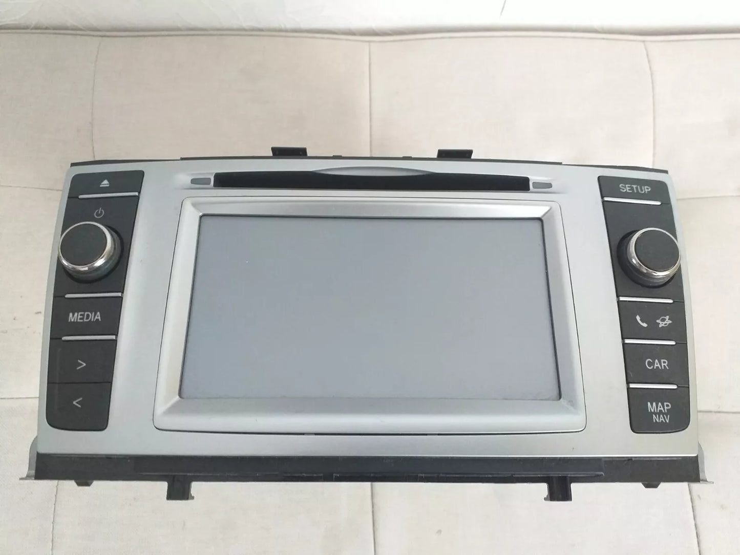 GENUINE 2009-2014 TOYOTA AVENSIS T27 - CD STEREO RADIO SAT NAV HEAD UNIT 86140-05180
