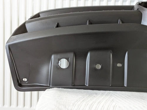 NEW GENUINE 2013-2021 VW VOLKSWAGEN AMAROK - FRONT CENTRE RADIATOR GRILL UNIT 2HH8536539B9